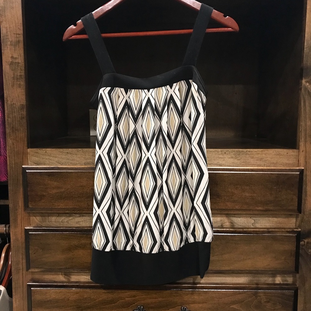 Sleeveless shirt